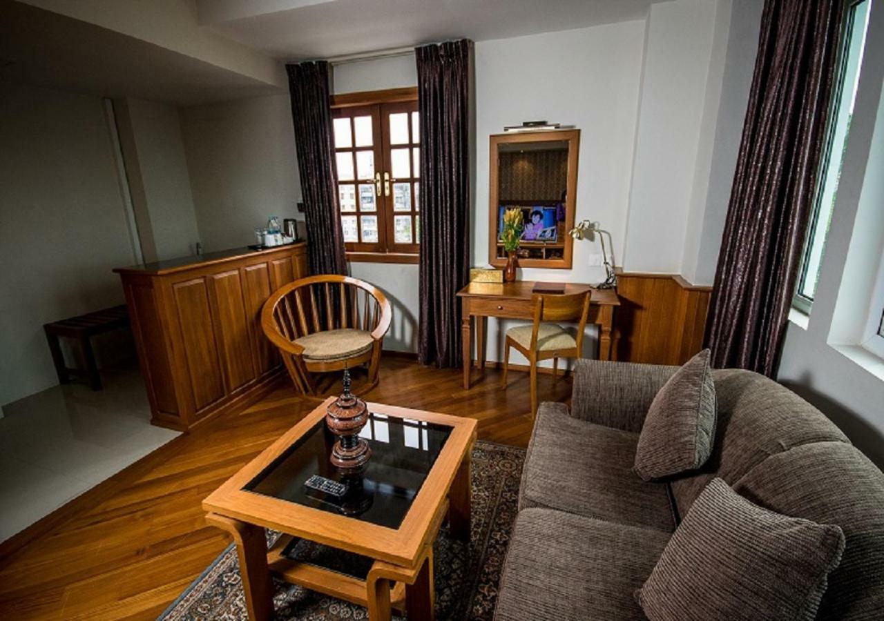 Shwe Yee Hotel 3*